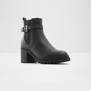 SOLD NWT ALDO - Qimas
Chelsea boot - Lug sole